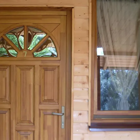 Maison d'hôtes Aréna Kemping&vendégház 3*