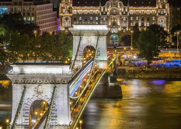 Arena Kemping & Vendeghaz בית הארחה